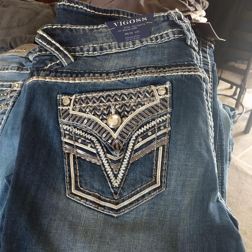 Vigoss Jeans Dallas Capri NWT.  Size 9/10 and 21" inseam